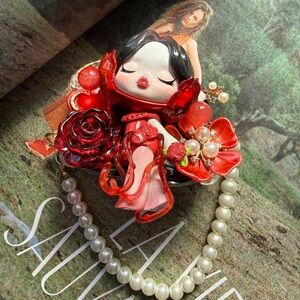 Phone Click Holder– Kawaii Doll & SkullPanda Charm